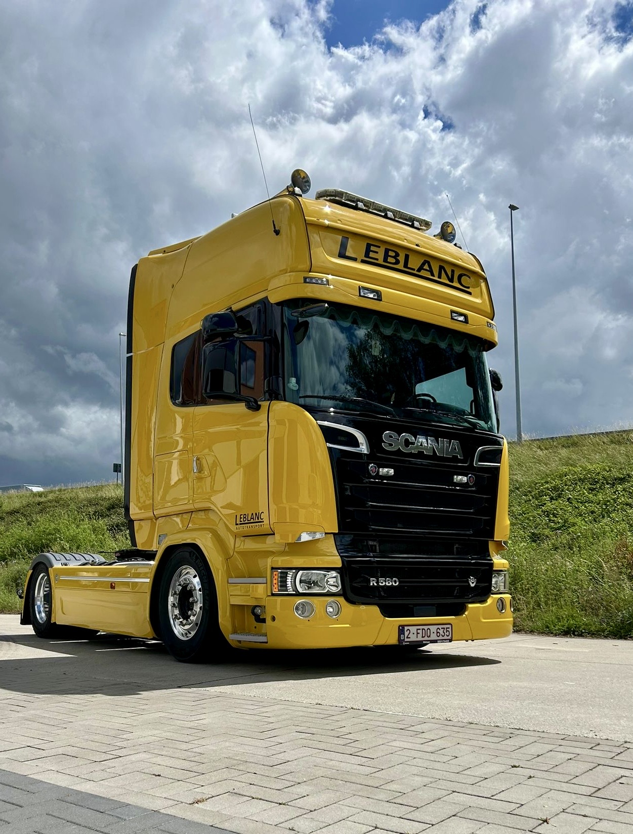Trucks & Trailers
