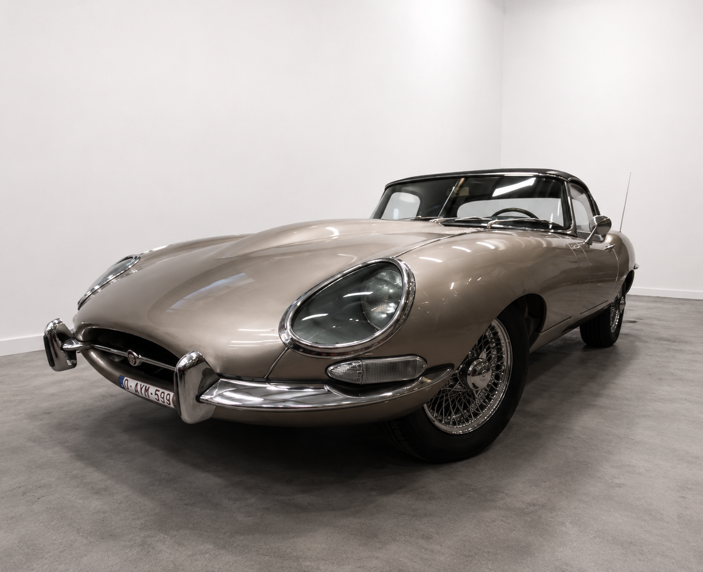 Jaguar E-Type oldtimer, polijsten + coating, dieptereiniging interieur