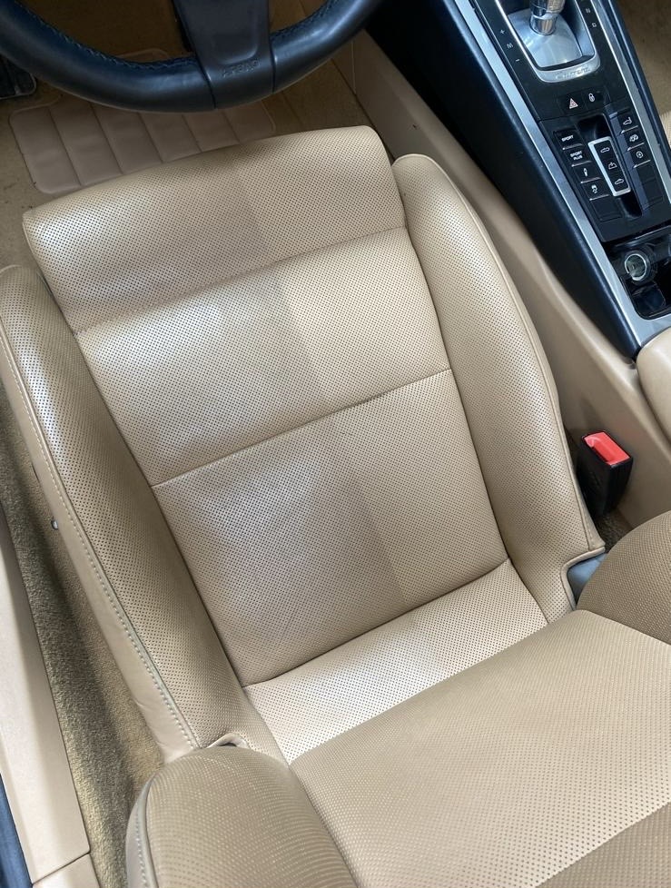 Porsche, interieur dieptereiniging